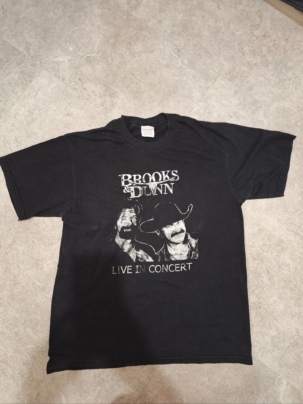 Hanes Black Brooks & Dunn Live In Concert Graphic Tee Size Large